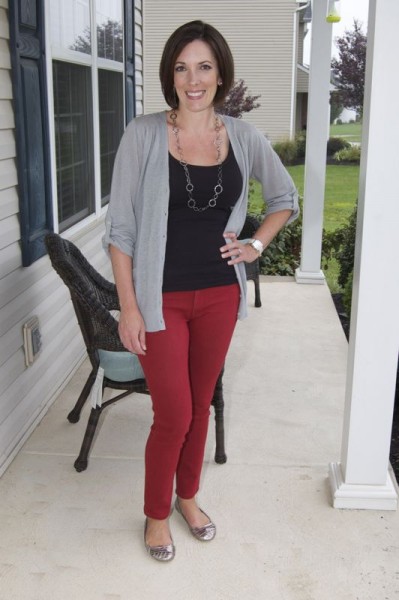 how to wear red skinny jeans