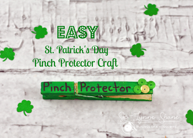 This EASY St. Patrick's Day Craft is perfect for room moms looking for a St. Paddy's Day Party activity or anyone wanting something festive and fun to do with their kids.