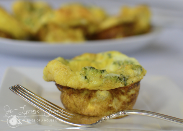 broccoli-cheddar-egg-muffins