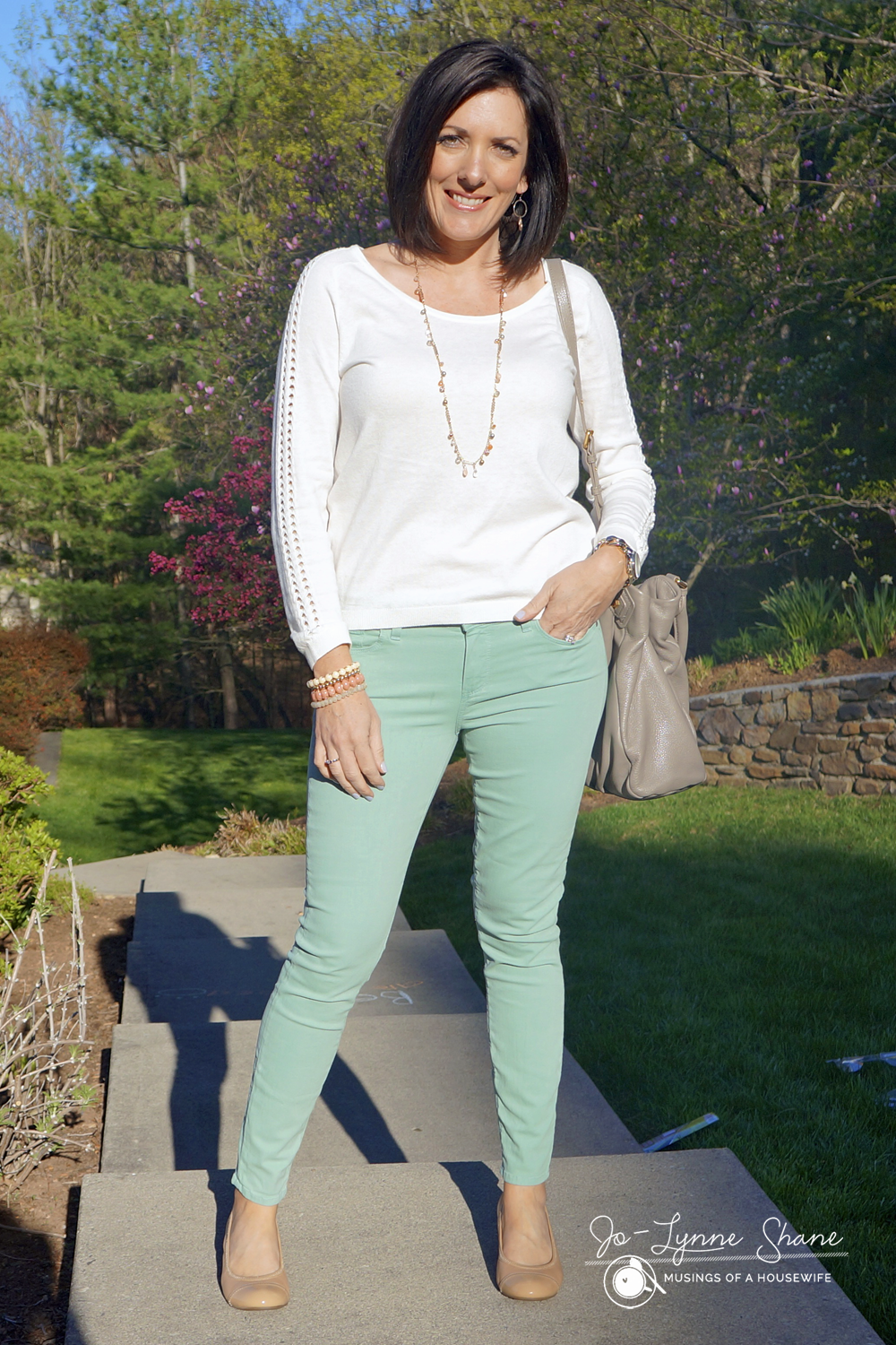 how-to-style-pastel-jeans