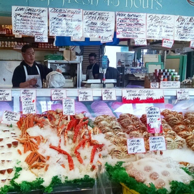 fish mongers at pike place market