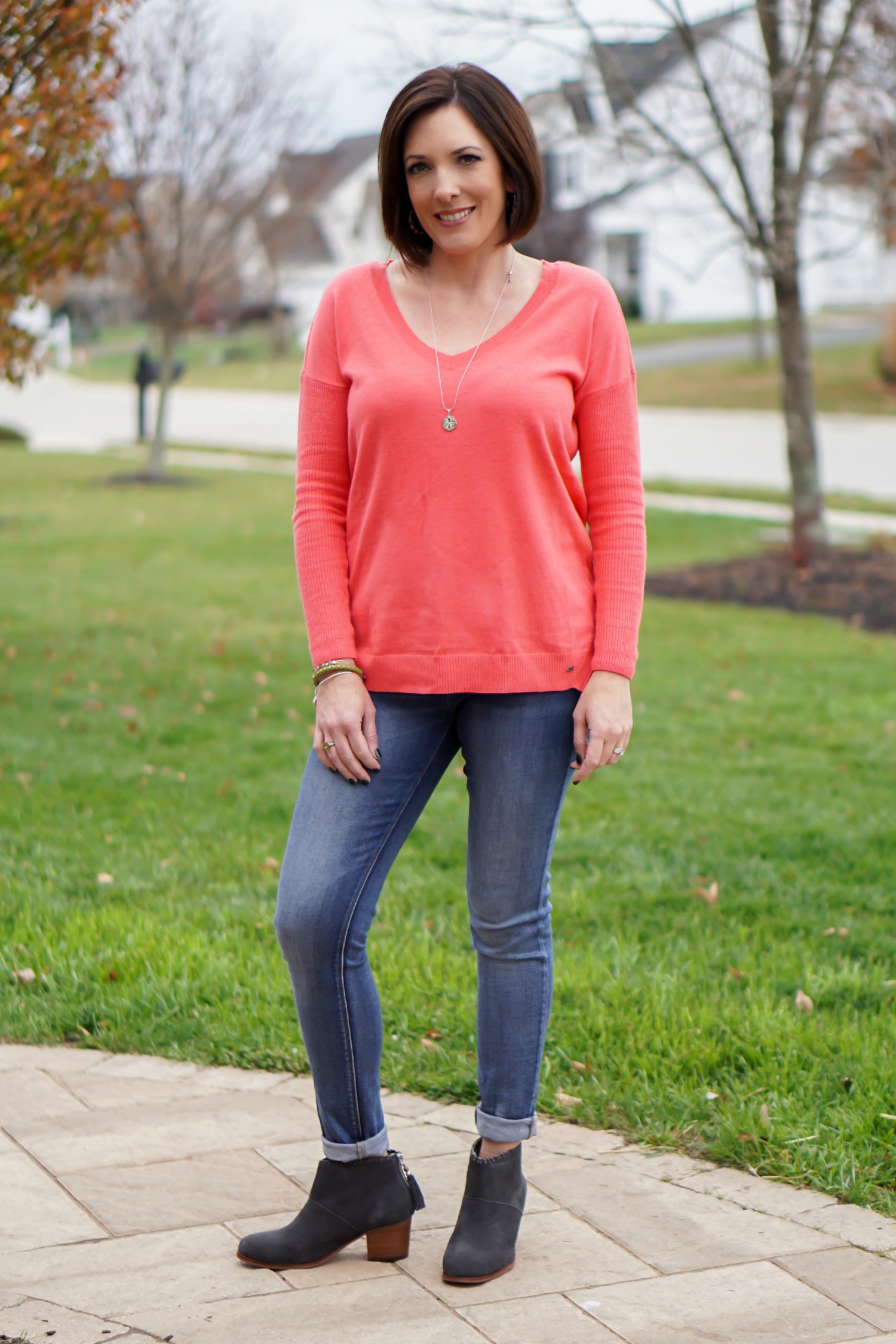 Casual Mom-On-The-Go Outfit | Jo-Lynne Shane