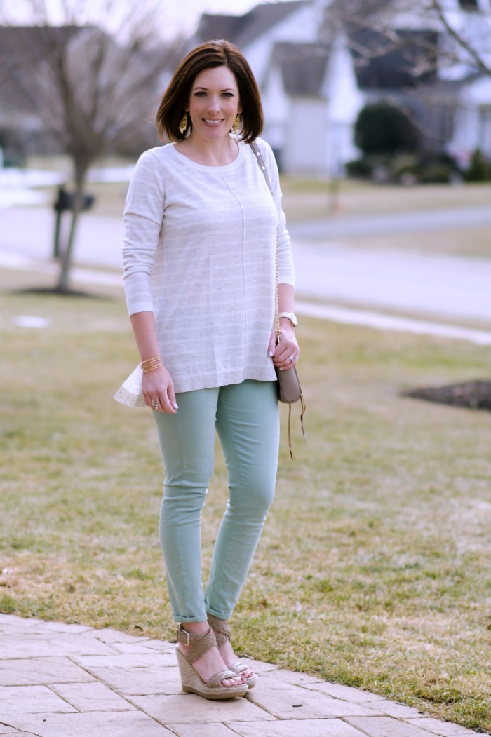 How to Wear Pastel Jeans