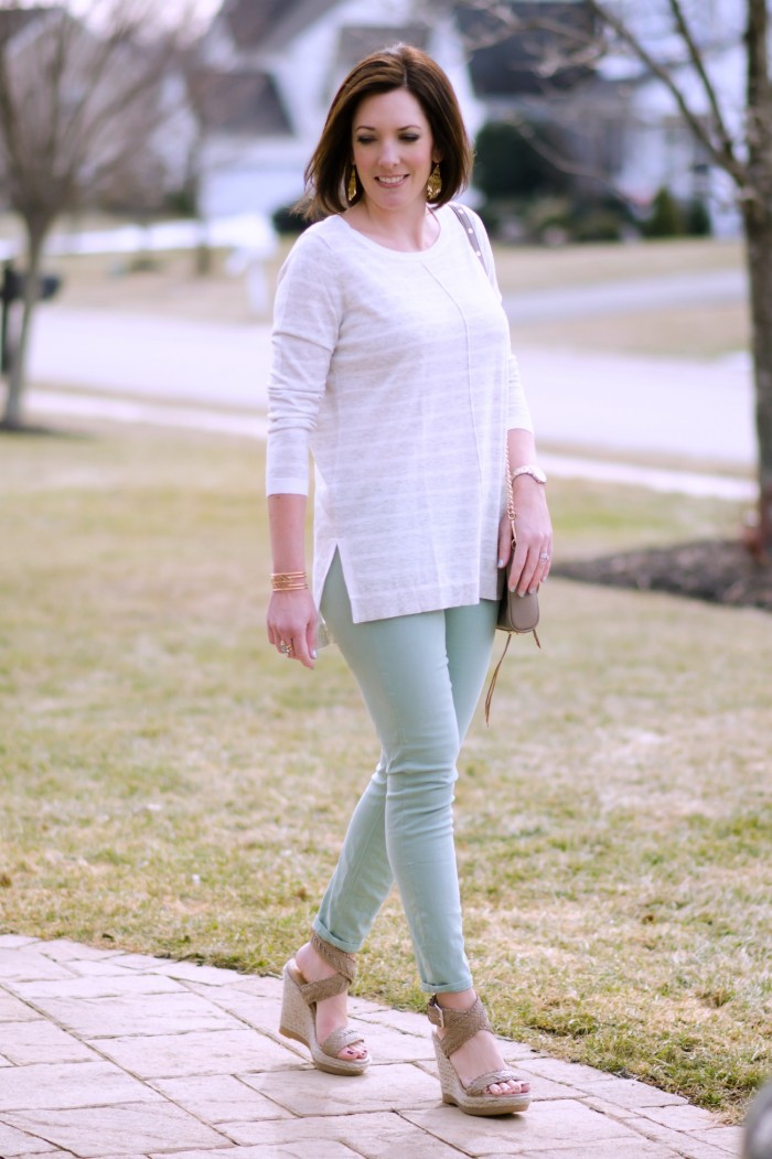 Spring Outfit Inspiration: How to Wear Pastel Jeans