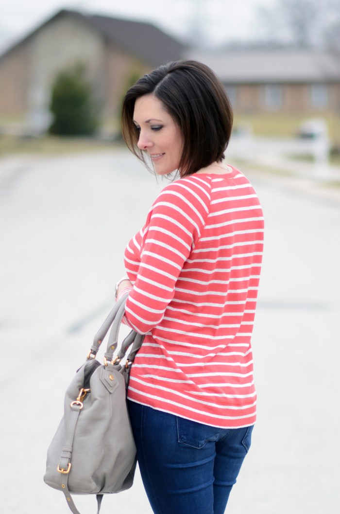 Casual Spring Outfit: Striped V-Neck Pullover with Cropped Skinnies