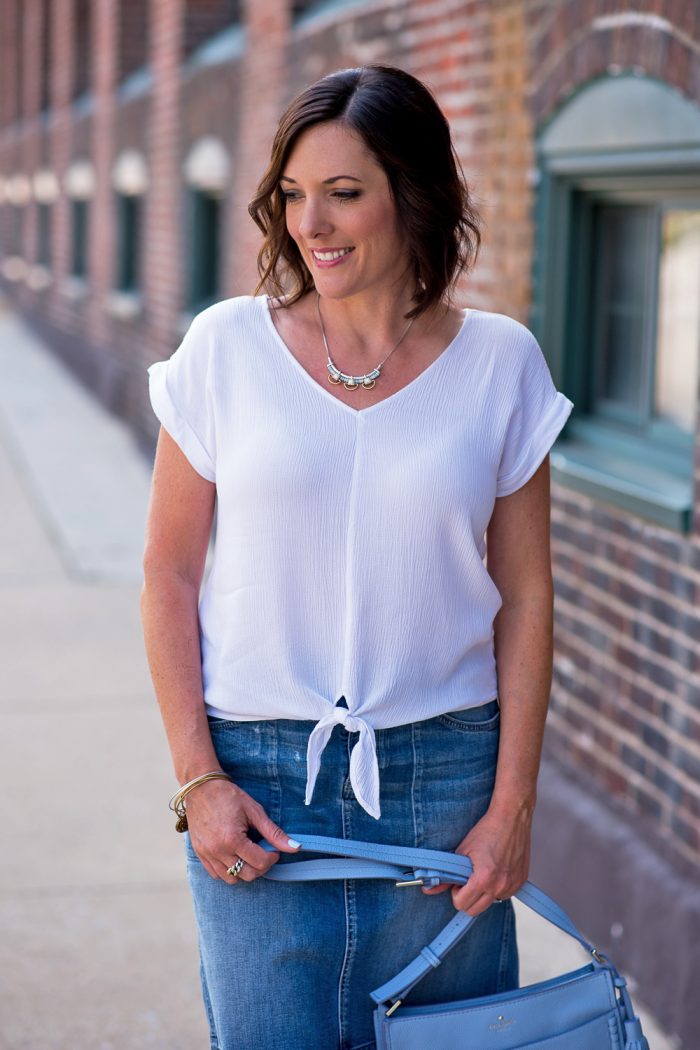 How can you go wrong with white and denim in the summertime? LOVE this Splendid Crinkle Gauze Top. It goes with everything.