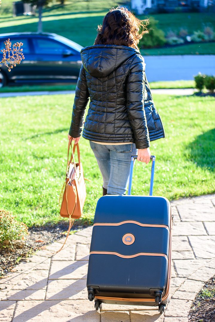 Holiday Travel Tips and the Perfect Winter Travel Outfit