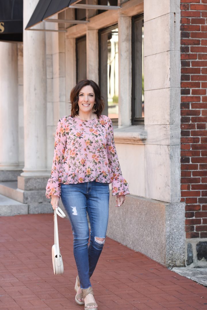 Floral Trumpet Sleeve Top Outfit for Spring
