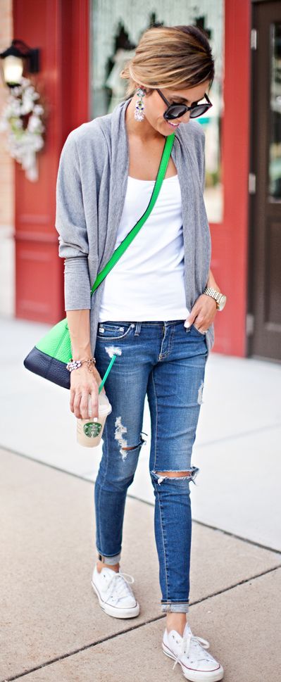 What Do Moms Wear to Baseball Games - 12 Trendy Outfit Ideas This Year