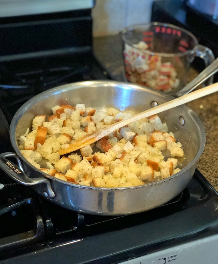 Herbed Bread Stuffing Recipe for Thanksgiving