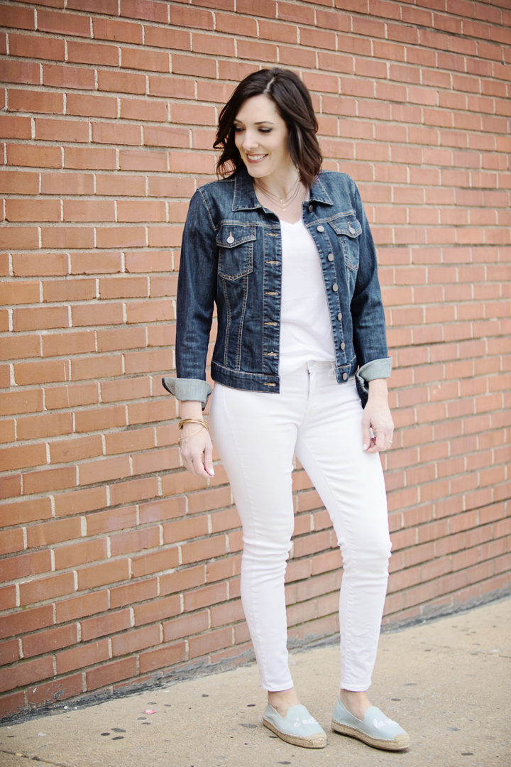 Jo-Lynne Shane wearing spring outfit with Soludos C'est La Vie Smoking Slippers, Paige Verdugo Ankle Skinny Jeans in Optic White, Kut from the Kloth Helena Denim Jacket. Fashion for Women Over 40 #springoutfit