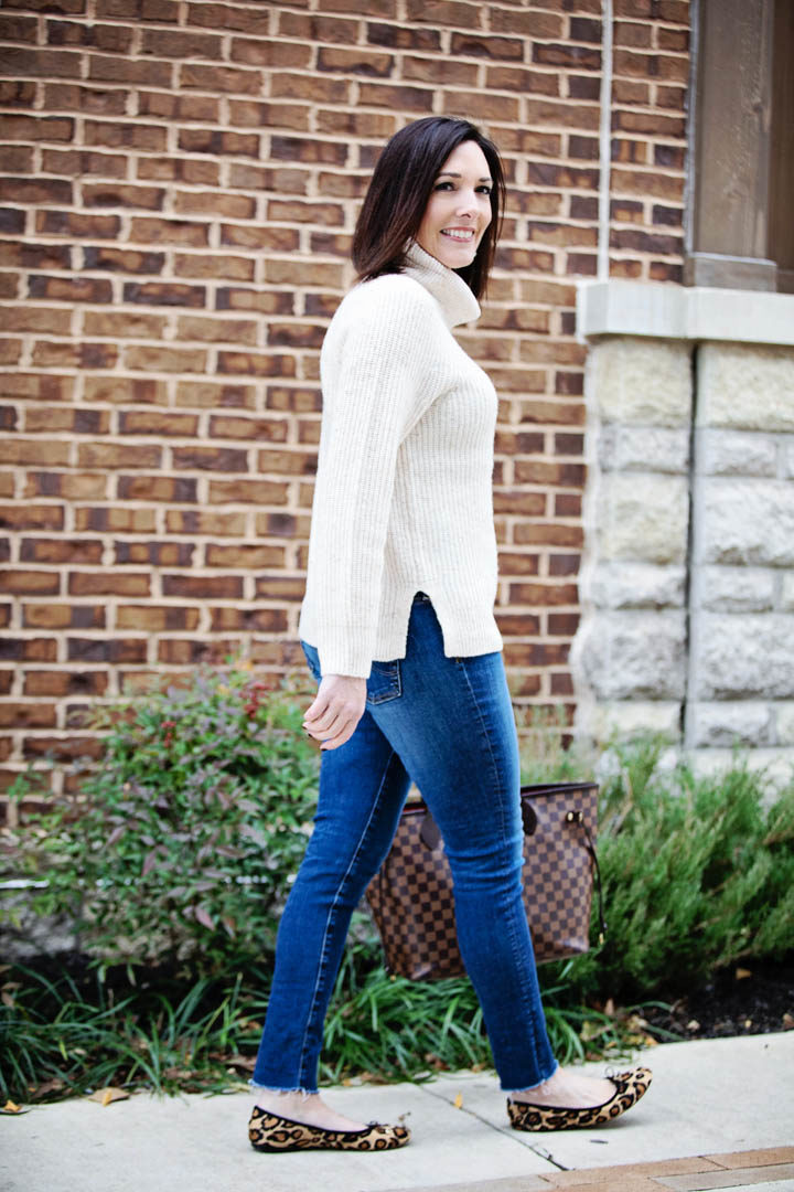 Fool-Proof Outfit Formula: Oatmeal + Denim + Leopard = Casual Chic!