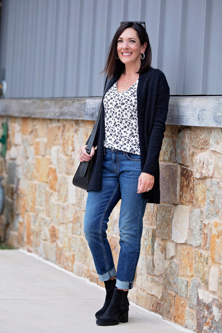 casual fall outfit ideas with boyfriend jeans