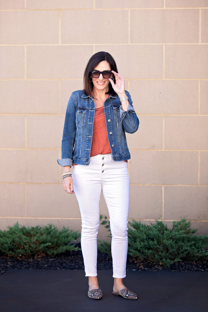 how to wear white jeans for fall