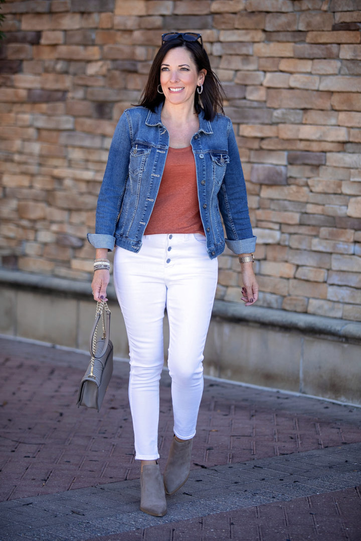 How to Wear White Jeans After Labor Day