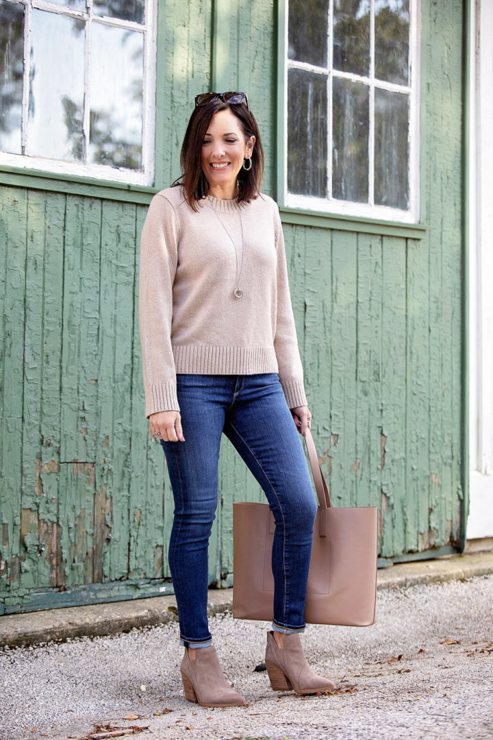 I'm showing how to put together a casual outdoor dining outfit with a few different layering options for casual outside gatherings this fall. 