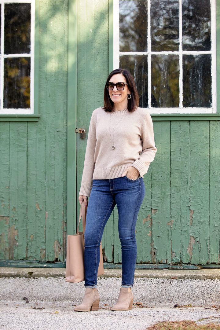 I'm showing how to put together a casual outdoor dining outfit with a few different layering options for casual outside gatherings this fall. 