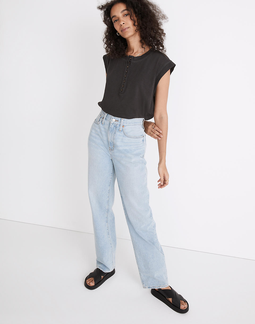 Denim Trends for Fall 2022: slouchy straight leg jeans