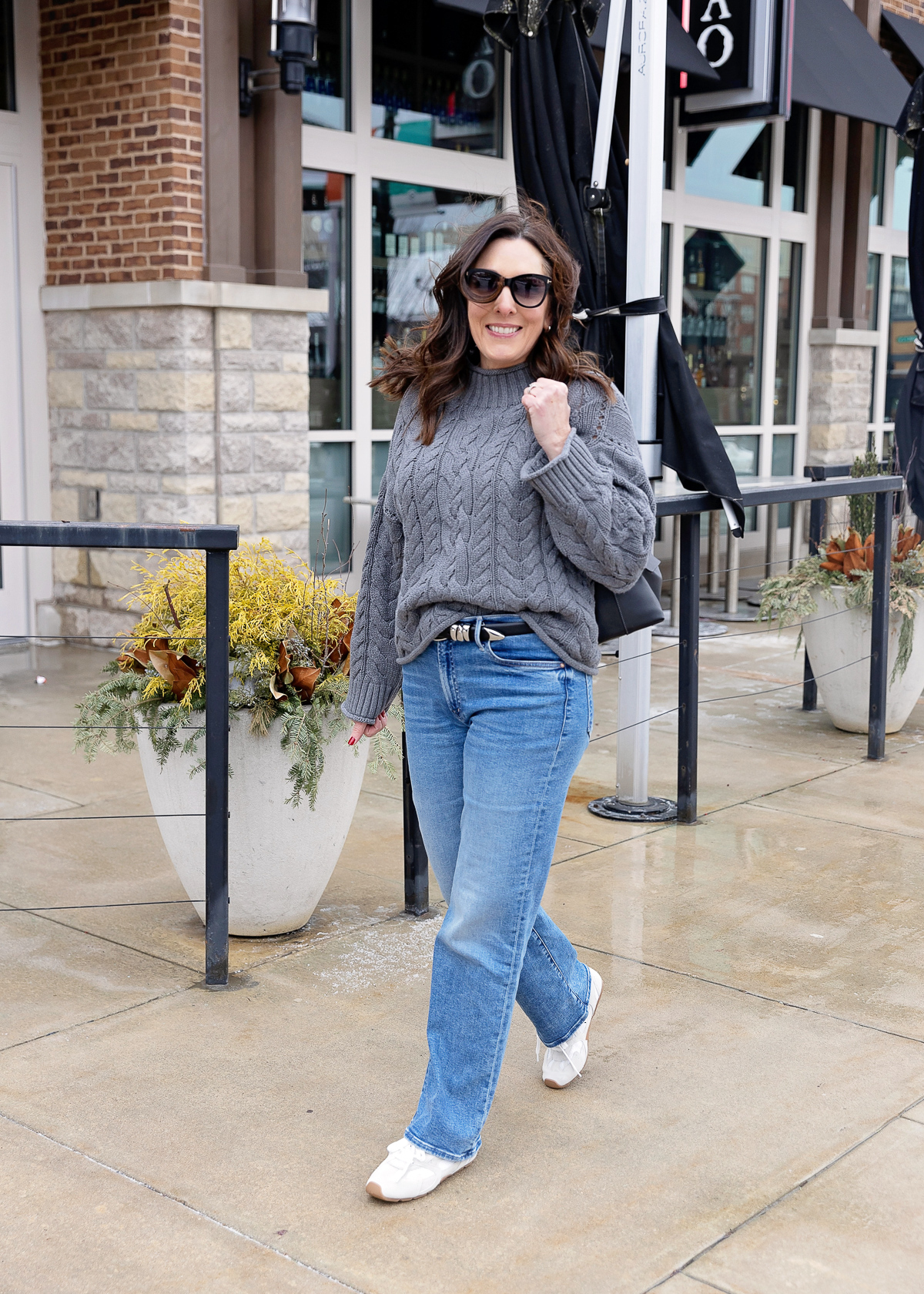 straight leg jeans outfit with sneakers